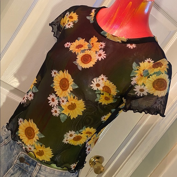 Originality Black Floral Sunflower Mesh Crop Top - Picture 4 of 11